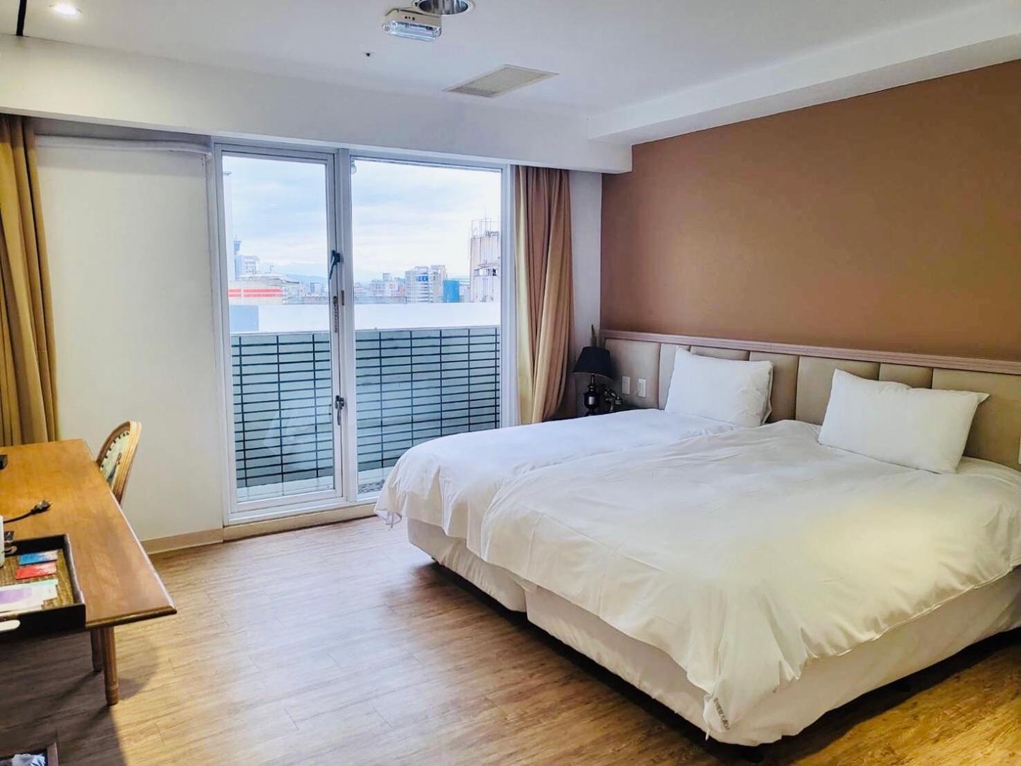 Taichung Enrichlife Hotel Buitenkant foto